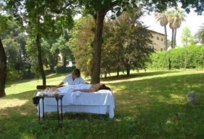 هتل Borgo Storico Seghetti Panichi