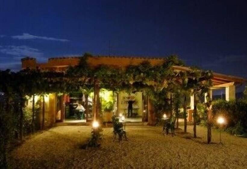 هتل Borgo Storico Seghetti Panichi