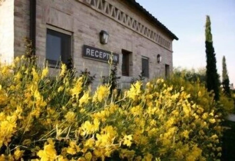 هتل Borgo Storico Seghetti Panichi