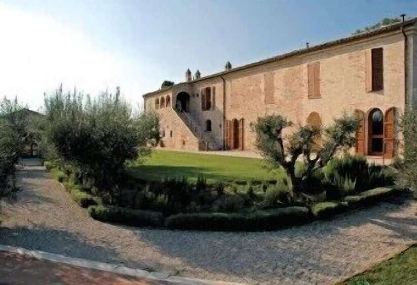 هتل Borgo Storico Seghetti Panichi