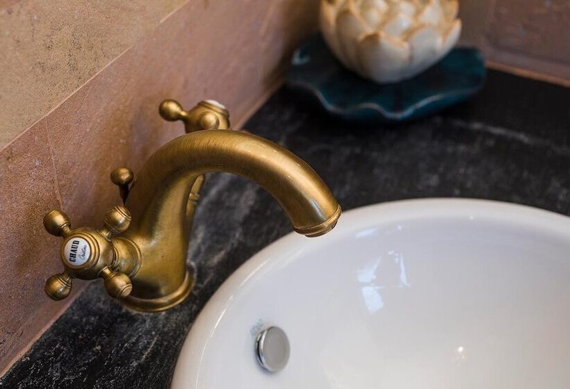 هتل Borgo Storico Seghetti Panichi