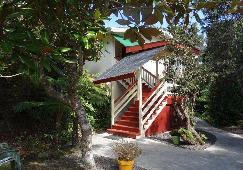 Отель Chalet Kilauea Collection - Inn At Volcano