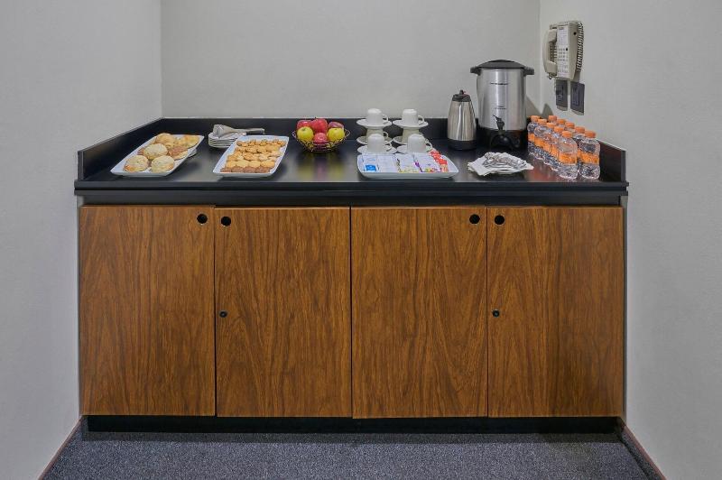 בית מלון כפרי City Express By Marriott Irapuato Norte