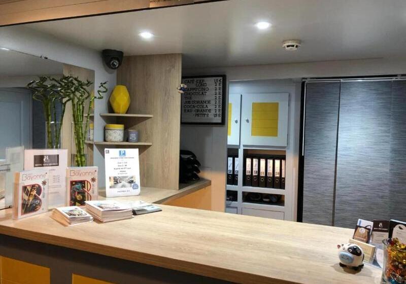 Отель Cote Basque