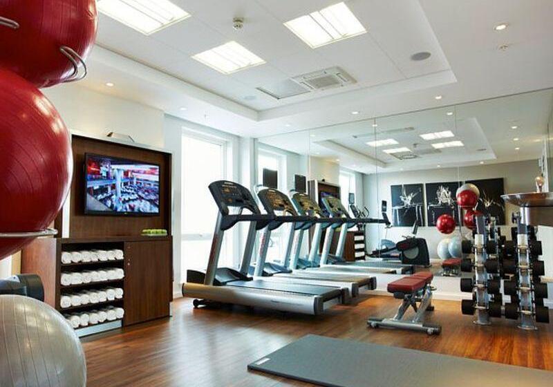 ホテル Courtyard By Marriott Aberdeen Airport