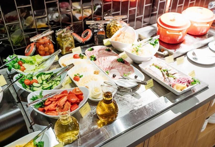 هتل Courtyard By Marriott Sochi Krasnaya Polyana