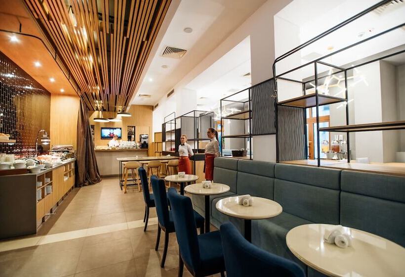 هتل Courtyard By Marriott Sochi Krasnaya Polyana