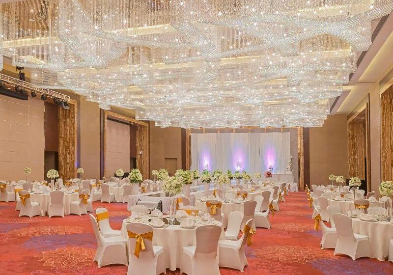 Hotel Crowne Plaza Shanghai Noah Square, An Ihg