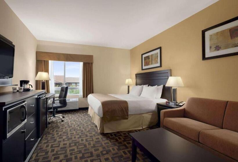 בית מלון כפרי Days Inn & Suites By Wyndham Winnipeg Airport Manitoba