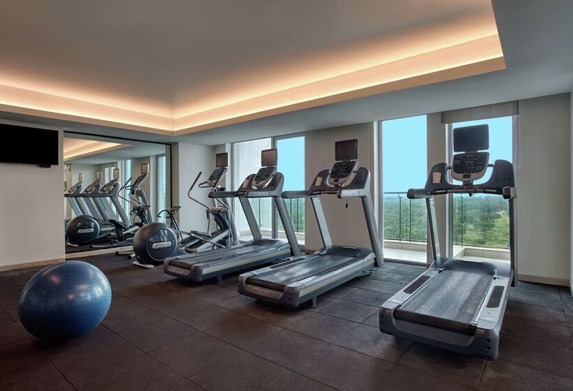 فندق Doubletree Suites By Hilton Bengaluru Outer Ring Road