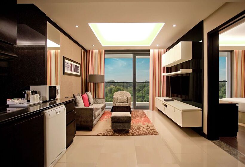 فندق Doubletree Suites By Hilton Bengaluru Outer Ring Road