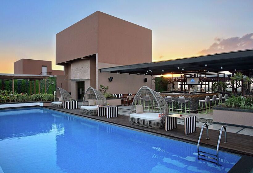 فندق Doubletree Suites By Hilton Bengaluru Outer Ring Road