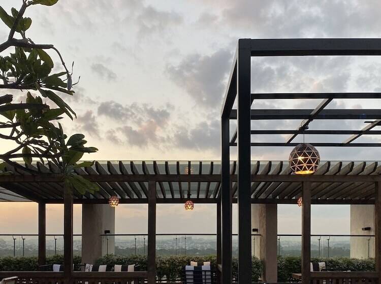 فندق Doubletree Suites By Hilton Bengaluru Outer Ring Road