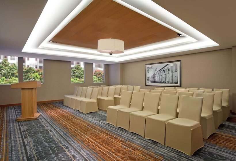 فندق Doubletree Suites By Hilton Bengaluru Outer Ring Road