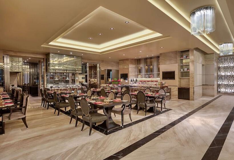 فندق Doubletree Suites By Hilton Bengaluru Outer Ring Road