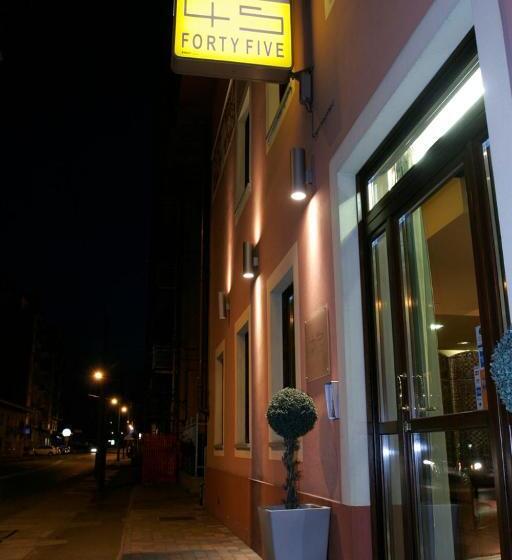 בית מלון כפרי Fortyfive