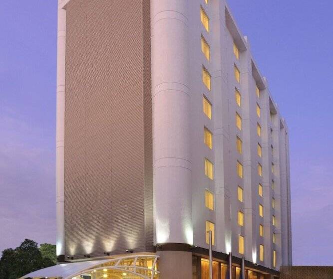 Отель Four Points By Sheraton Ahmedabad