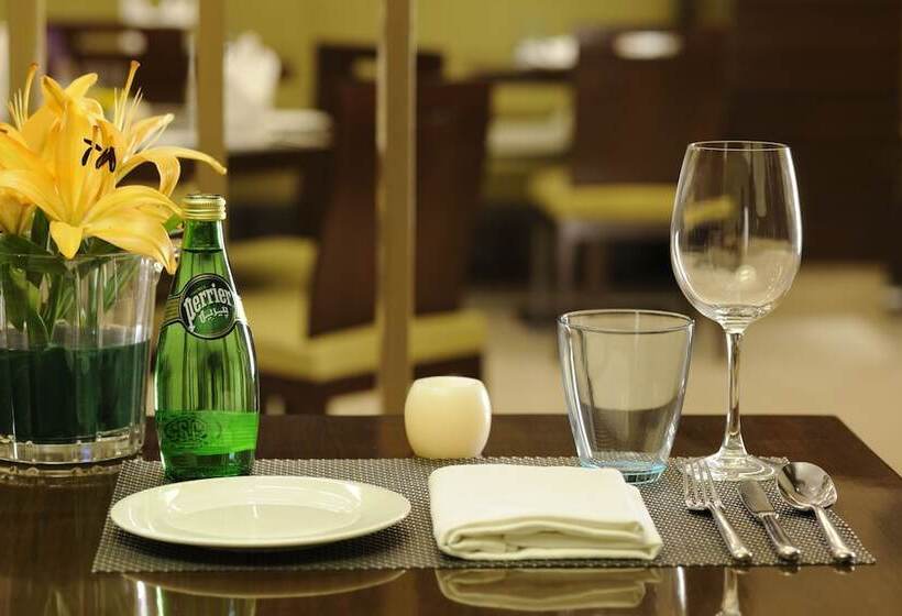 Отель Four Points By Sheraton Ahmedabad