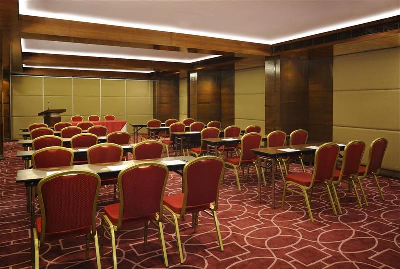 Отель Four Points By Sheraton Ahmedabad