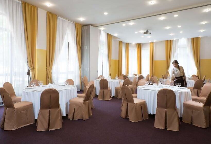 Отель Golden Tulip Rosa Khutor