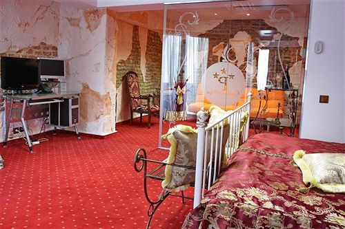 هتل Grand Pier  Old Town