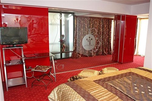 هتل Grand Pier  Old Town