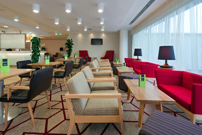 Отель Hampton By Hilton London Gatwick Airport