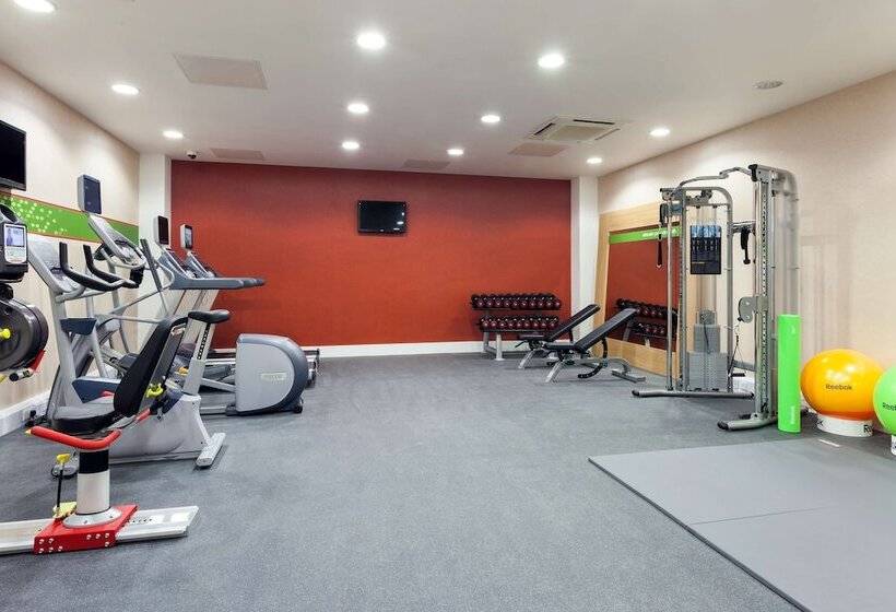 Отель Hampton By Hilton London Gatwick Airport