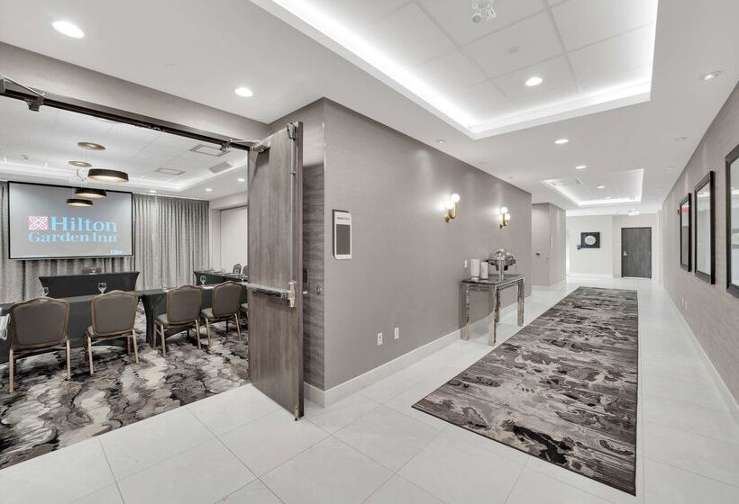 בית מלון כפרי Hilton Garden Inn Toronto/brampton