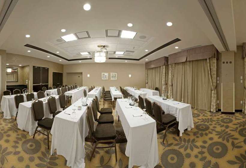 בית מלון כפרי Hilton Garden Inn Toronto/brampton