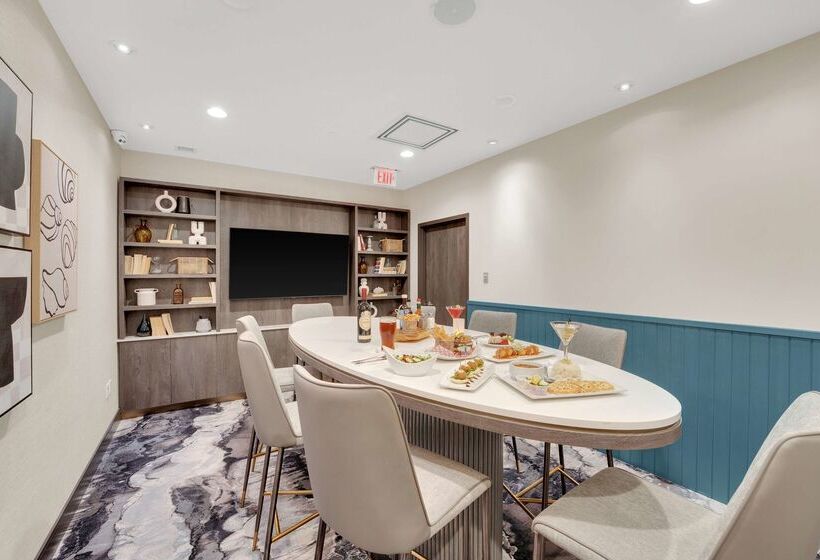 בית מלון כפרי Hilton Garden Inn Toronto/brampton