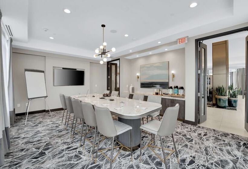 בית מלון כפרי Hilton Garden Inn Toronto/brampton