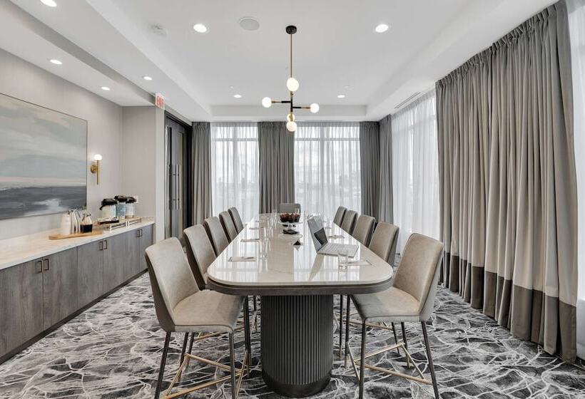 בית מלון כפרי Hilton Garden Inn Toronto/brampton