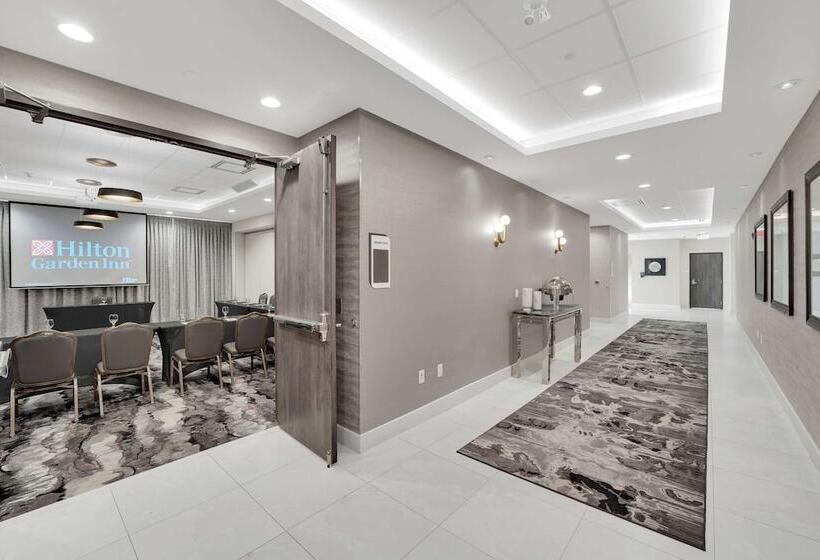 בית מלון כפרי Hilton Garden Inn Toronto/brampton