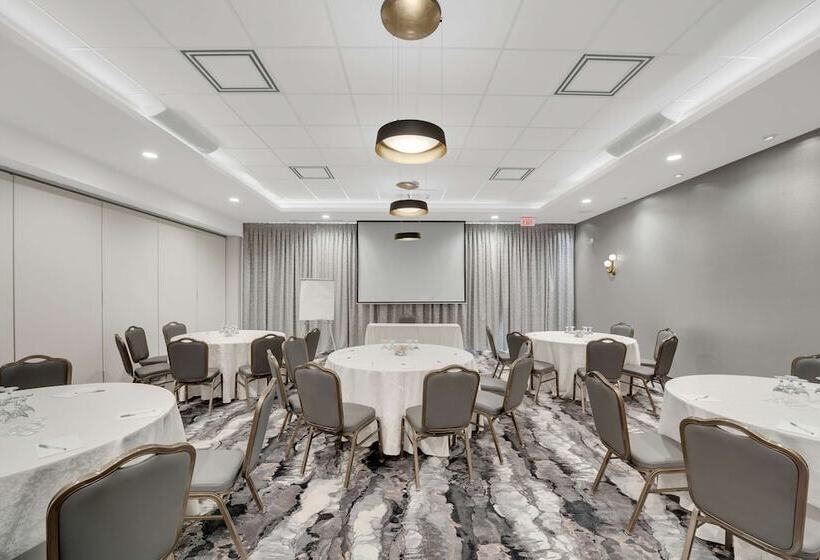 בית מלון כפרי Hilton Garden Inn Toronto/brampton