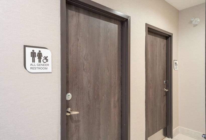 בית מלון כפרי Hilton Garden Inn Toronto/brampton