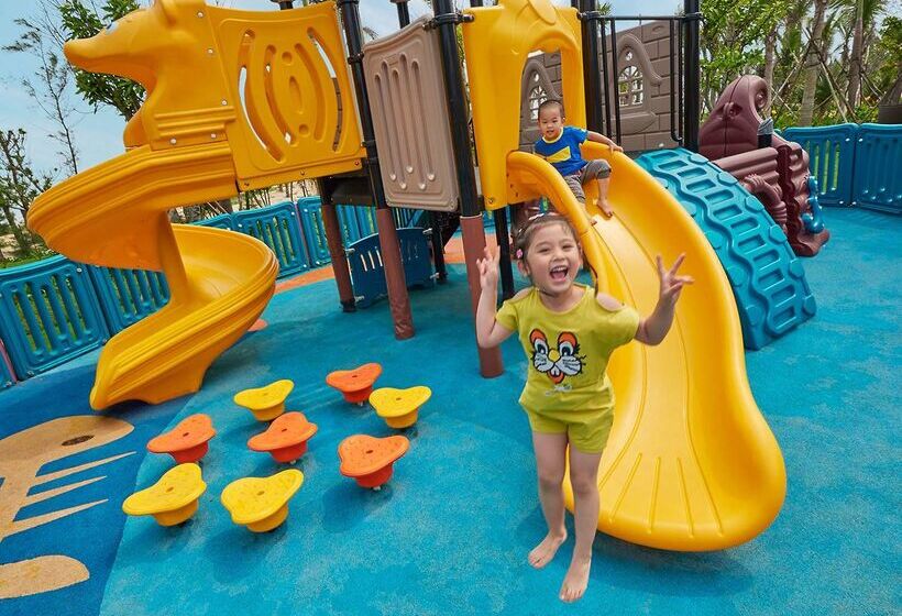 בית מלון כפרי Hilton Haikou Meilan