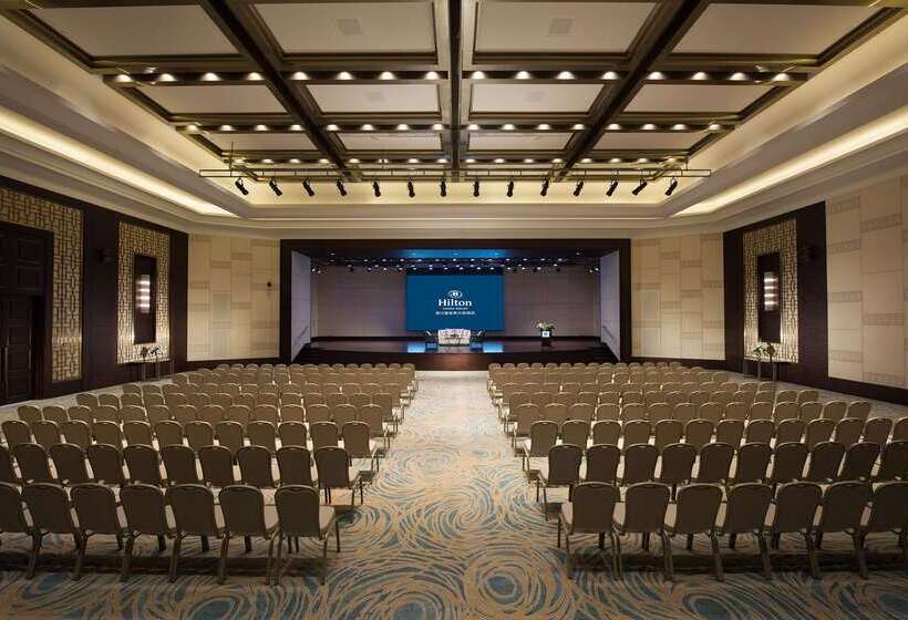 בית מלון כפרי Hilton Haikou Meilan