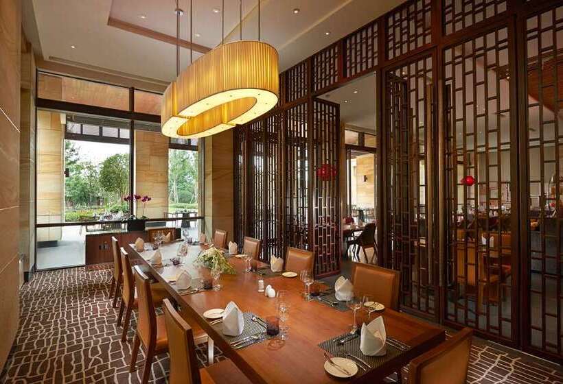 Hotel Hilton Wuhan Optics Valley