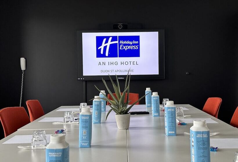 בית מלון כפרי Holiday Inn Express Dijon, An Ihg