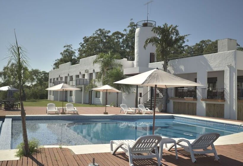 Отель Howard Johnson Express Inn Ituzaingo