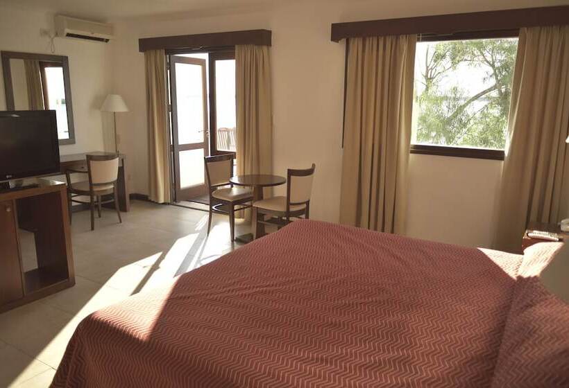 Отель Howard Johnson Express Inn Ituzaingo