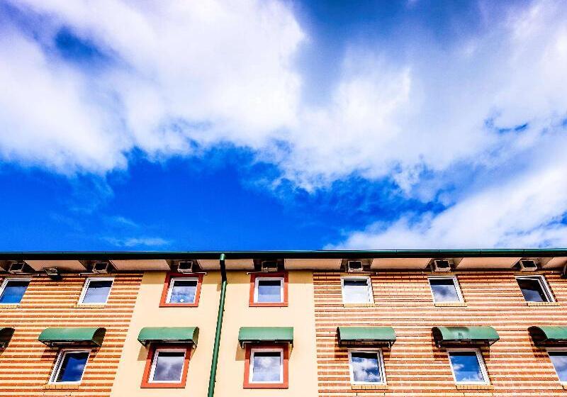 هتل Ibis Budget Casula Liverpool