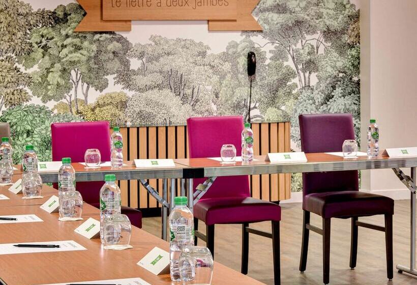 בית מלון כפרי Ibis Styles Montargis Arboria