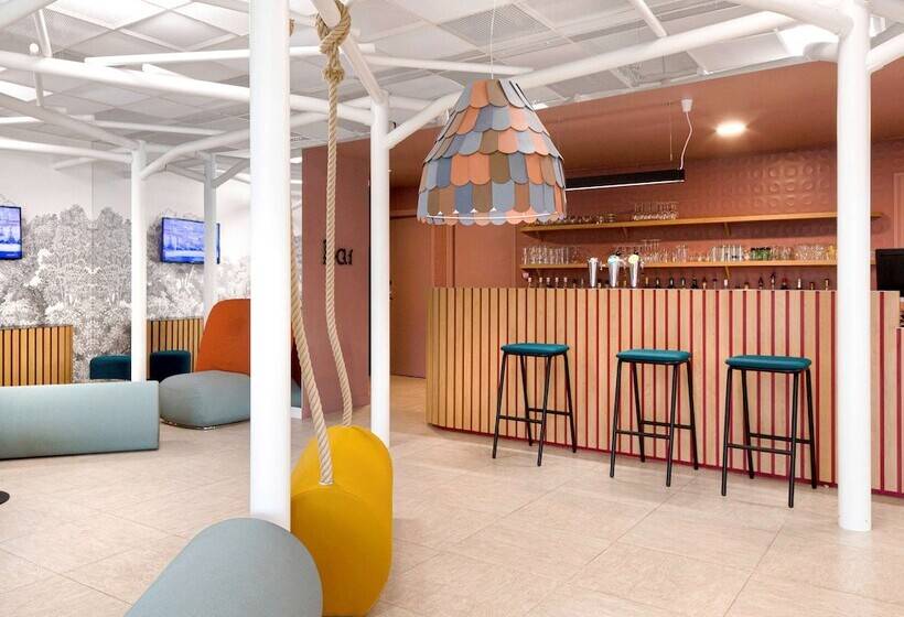 בית מלון כפרי Ibis Styles Montargis Arboria