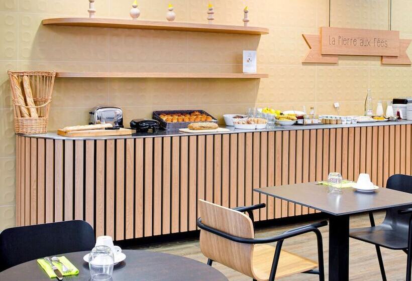 בית מלון כפרי Ibis Styles Montargis Arboria