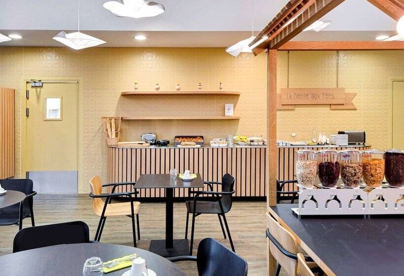 בית מלון כפרי Ibis Styles Montargis Arboria