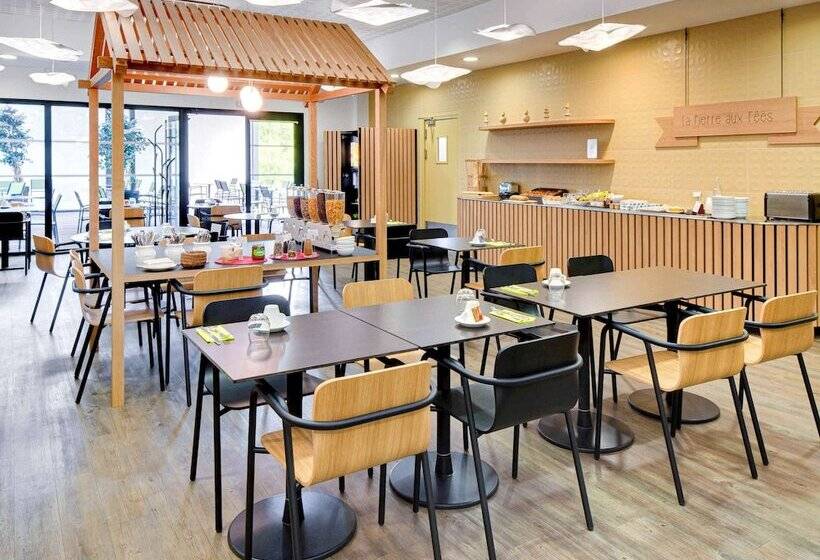 בית מלון כפרי Ibis Styles Montargis Arboria