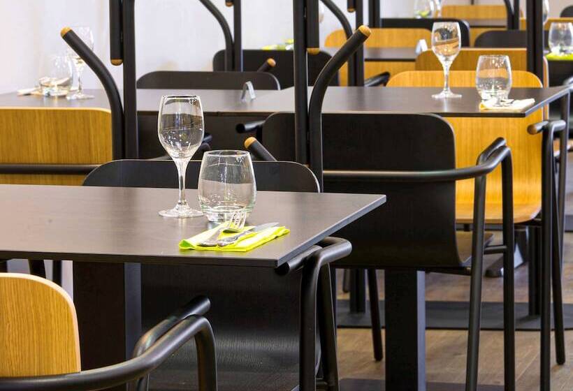 בית מלון כפרי Ibis Styles Montargis Arboria