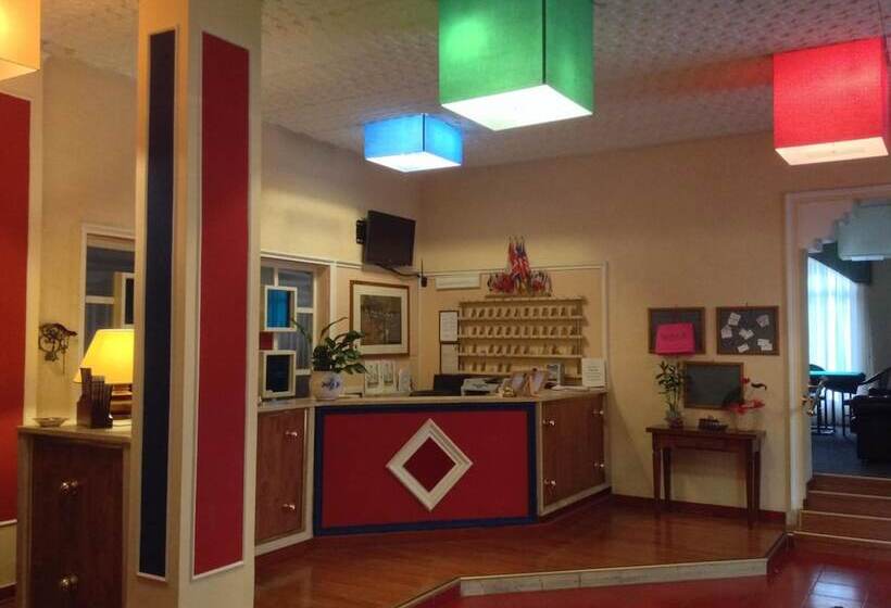 فندق Iris Crillon